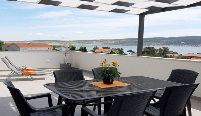 Two bedroom apartment with a swimming pool Seline, Paklenica (A-25503-e)