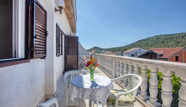 Two bedroom apartment near beach Stupin Čeline, Rogoznica (A-21043-a)
