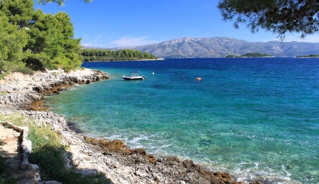 Two bedroom apartment near beach Lumbarda, Korčula (A-9272-a)