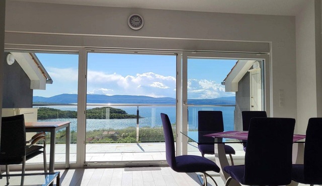 Two bedroom apartment with terrace and sea view Njivice, Krk (A-21695-a)