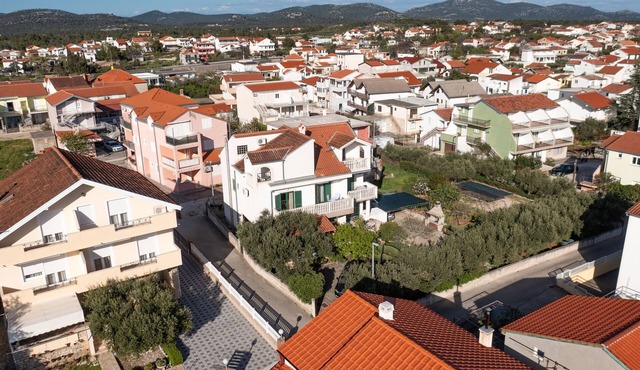 Two bedroom apartment with balcony and sea view Pirovac, Šibenik (A-22567-b)