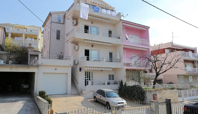 Two bedroom apartment with balcony and sea view Podstrana, Split (A-10348-b)