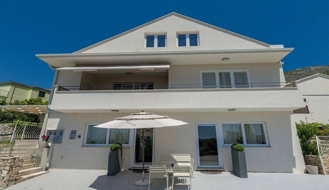 Two Bedroom Apartment with Terrace in Mlini