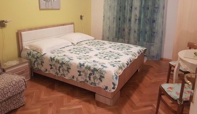Two bedroom apartment with air-conditioning Jelsa, Hvar (A-196-d)
