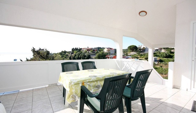Two bedroom apartment with terrace and sea view Kampor, Rab (A-5059-a)