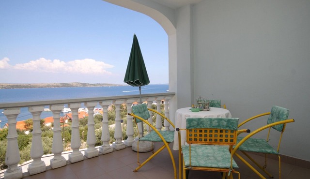Two bedroom apartment with terrace and sea view Sali, Dugi otok (A-8152-a)