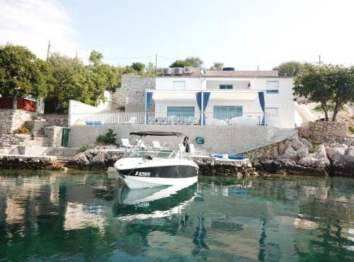 Villa Beline right by the sea heated swimming pool sauna and parkings