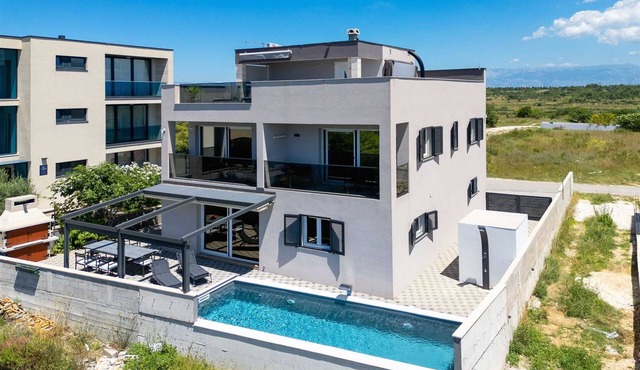 Villa Beverly Hills, Heated pool, Jacuzzi, 12 people