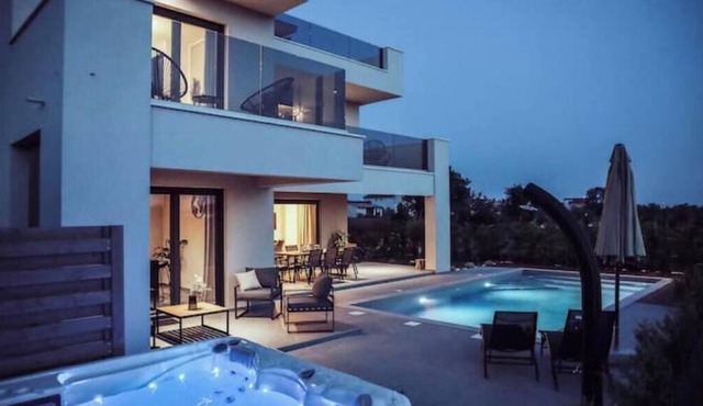 Villa IVaLA - Luxury with Heated Pool & Panoramic Sea Views in Istria