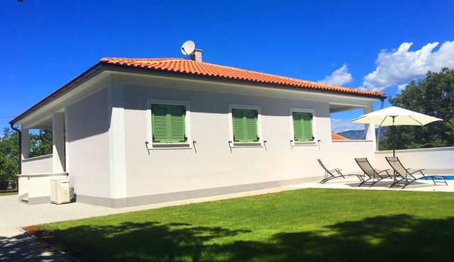 Villa Kvarner - Apartment with a private pool and a seaview