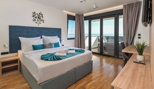 Villa Luna- Private Heated Pool