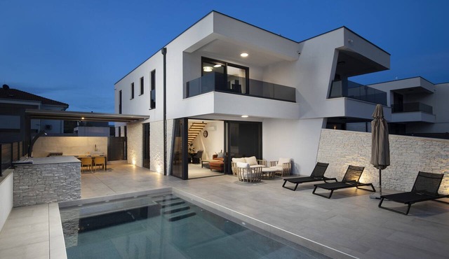 Villa MI with Private Pool in Pula