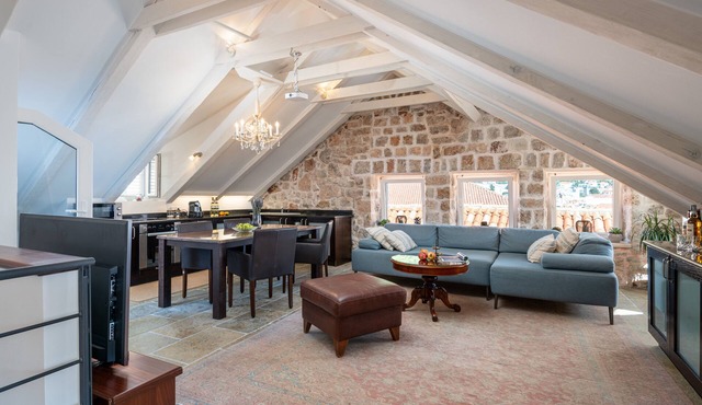 Villa Mirabilis, stunning superior villa, Dubrovnik Old Town