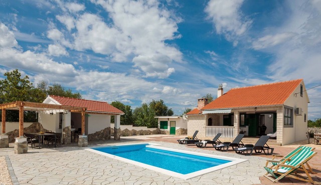 Villa Mystic Woods mit Pool by Interhome