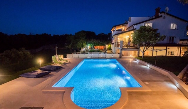 Villa Vera Apt 1 - in House with Pool