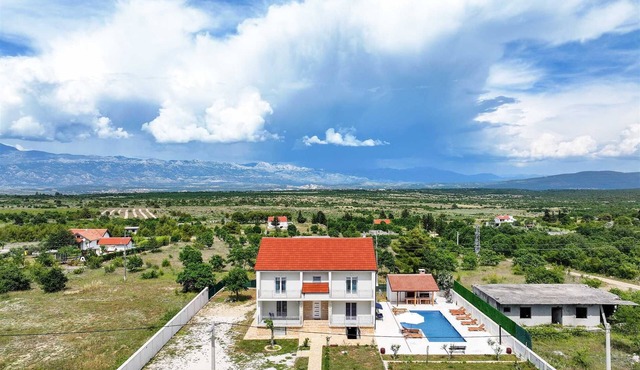 Villa Vera-swimming pool, 12 PAX