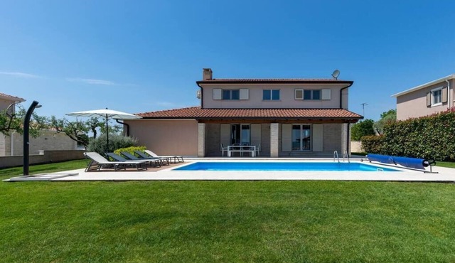 Villa Vor Ort