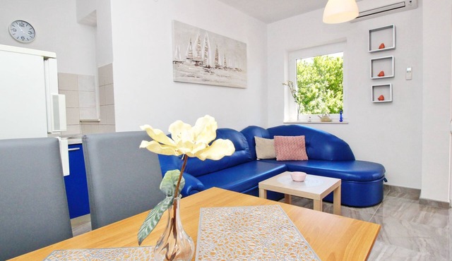 Wohnung in Baška mit Eigenem Balkon by Interhome