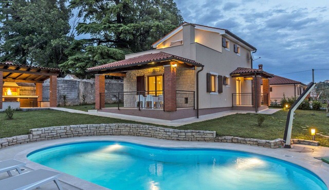 Wonderful private villa for 8 people with WIFI, A/C, private pool, TV, terrace and pets allowed