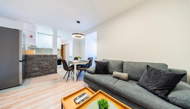 Zagreb 225 - 1 Bedroom - Centre - New - Apartment - Flexible Keybox Entry - Modern - Monthly Rent - WiFi