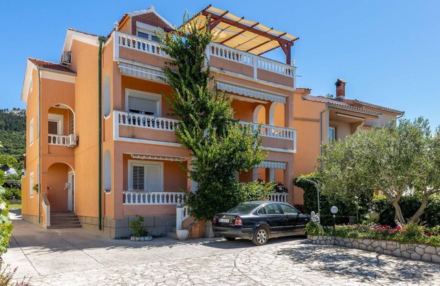 1 bedroom beautiful apartment in Barbat na Rabu