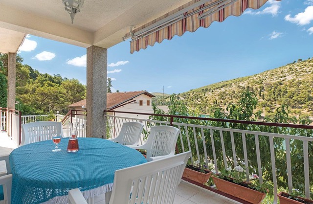 2 bedroom accommodation in Zaton