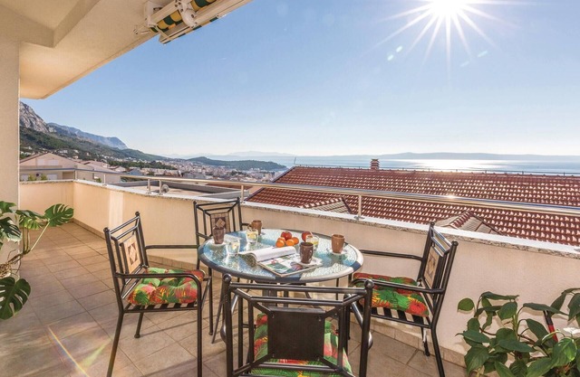2 bedroom beach front apartment in Makarska