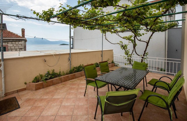 2 bedroom gorgeous home in Blace
