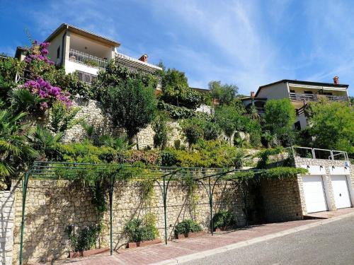 Apartments Mandica 