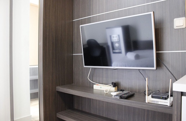 Convenient Studio Apartment at Easton Park Residence Jatinangor in Cibeusi