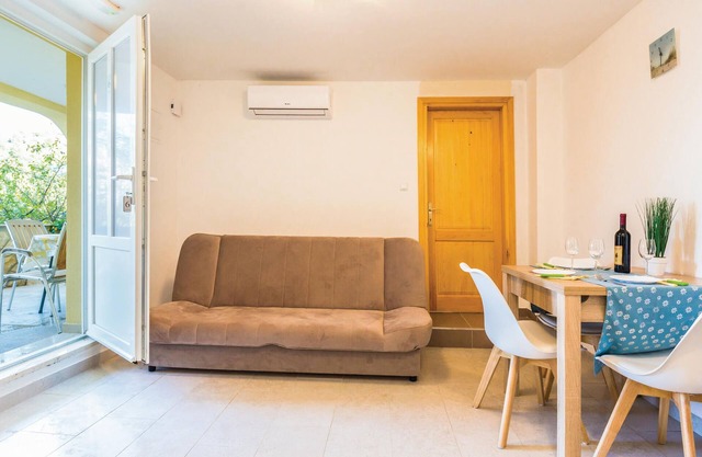 Gorgeous apartment in Blace with WiFi