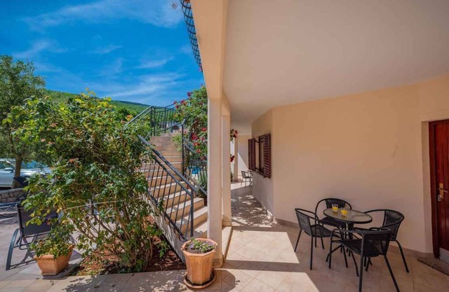 Holiday apartment with sea view