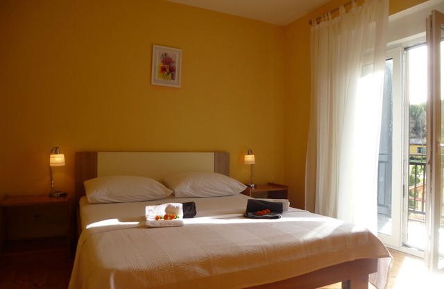 Holiday house Magdalena, large garden, quiet location, 150 m to the beach