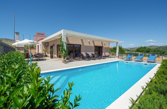 Accommodation 
