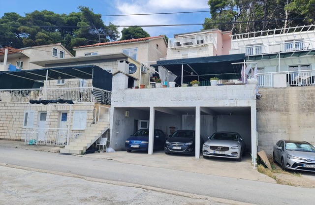 One bedroom apartment with balcony and sea view Cove Saplunara, Mljet (A-12849-a)