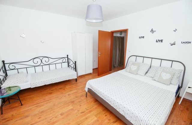 Welcome to Apartmani Maksan