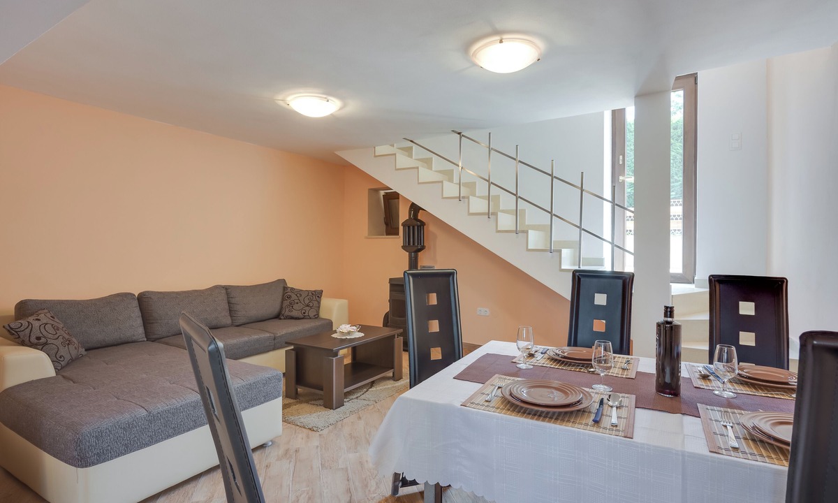 Lanterna House | Holiday Home Ema Near Porec/w Terrace