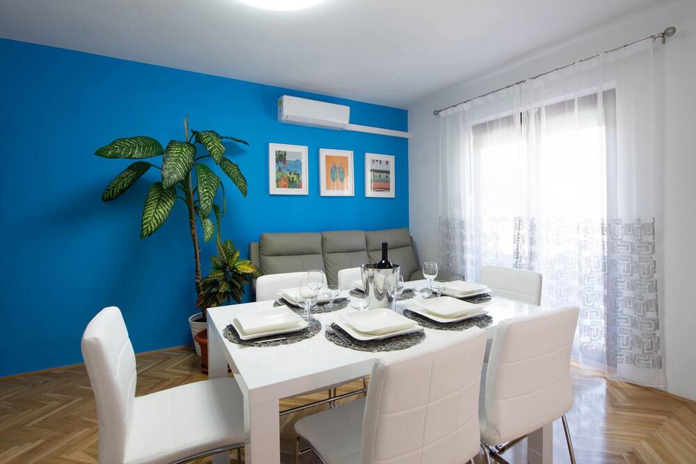 Srinjine Villa | Amazing Home in Zrnovnica With Outdoor Swimming Pool, Wifi and 3 Bedrooms