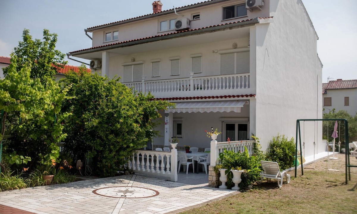 Palit House | Holiday flat "EG Marjetka bis 9"with garden barbecue