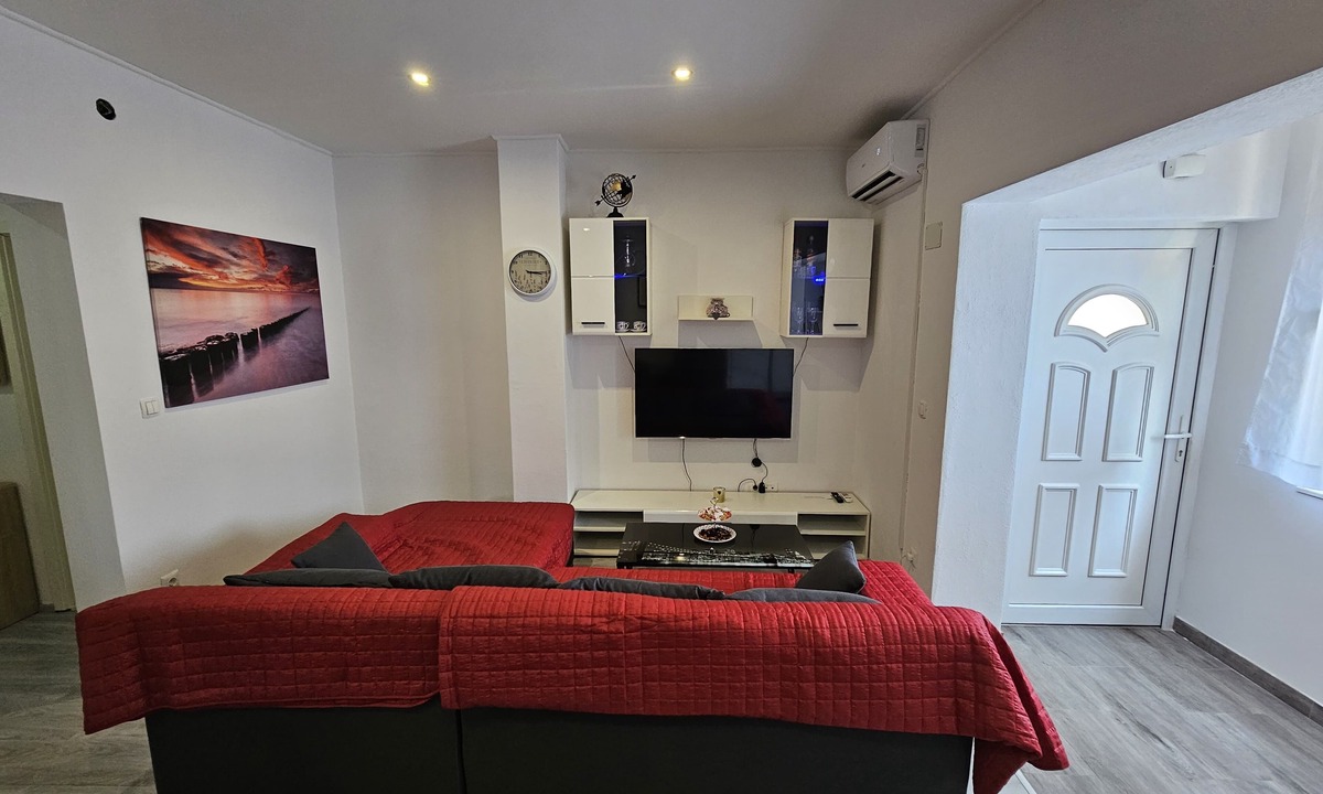 Kastel Stari Apartment | Modern apartment Nikola in a quiet area