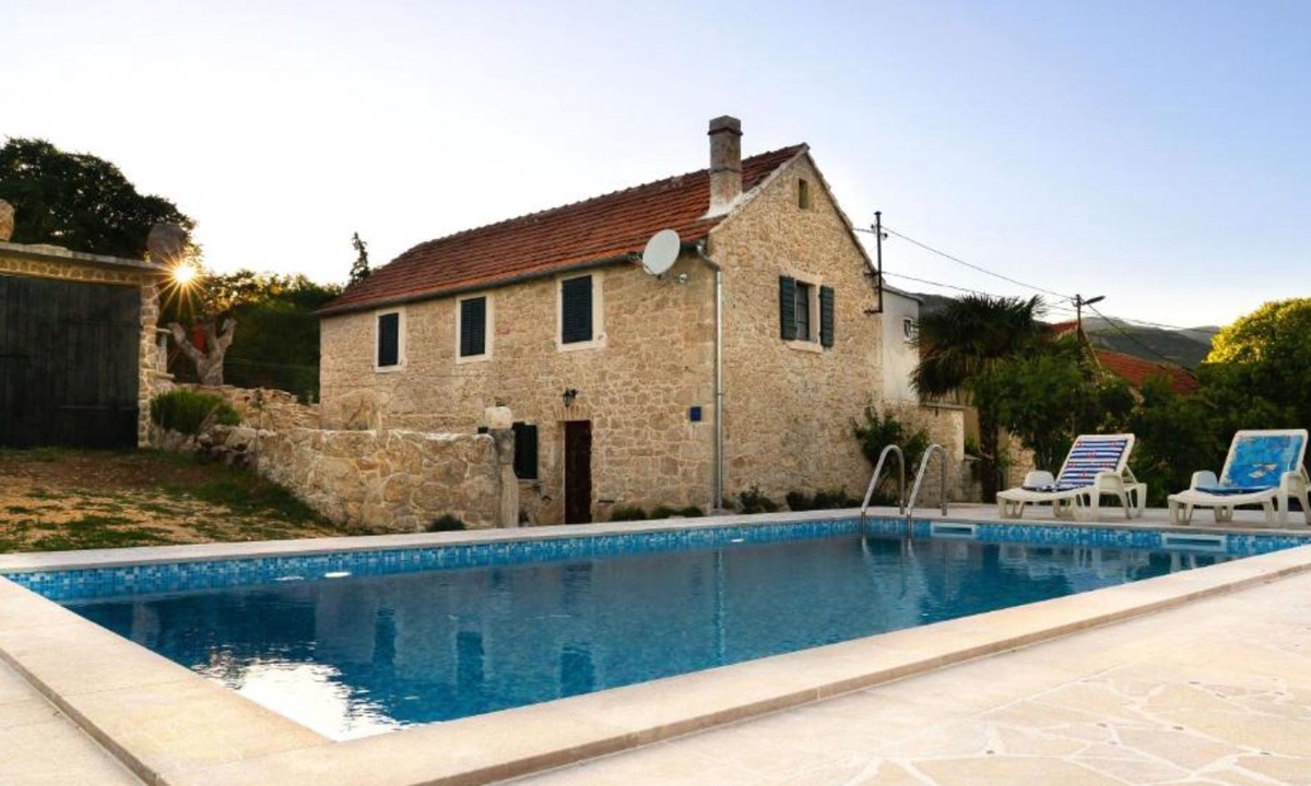 Drnis House | Holiday Home Leptir