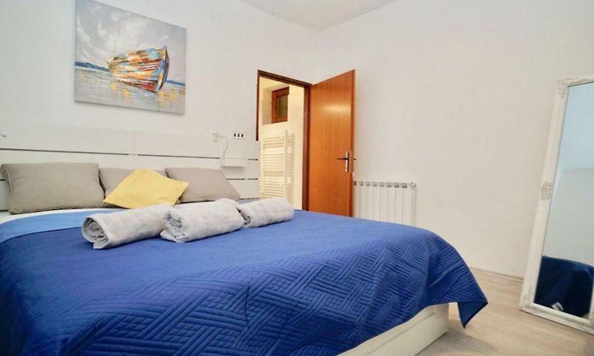 Seget Vranjica Apartment | Three Bedroom Apartment with Terrace