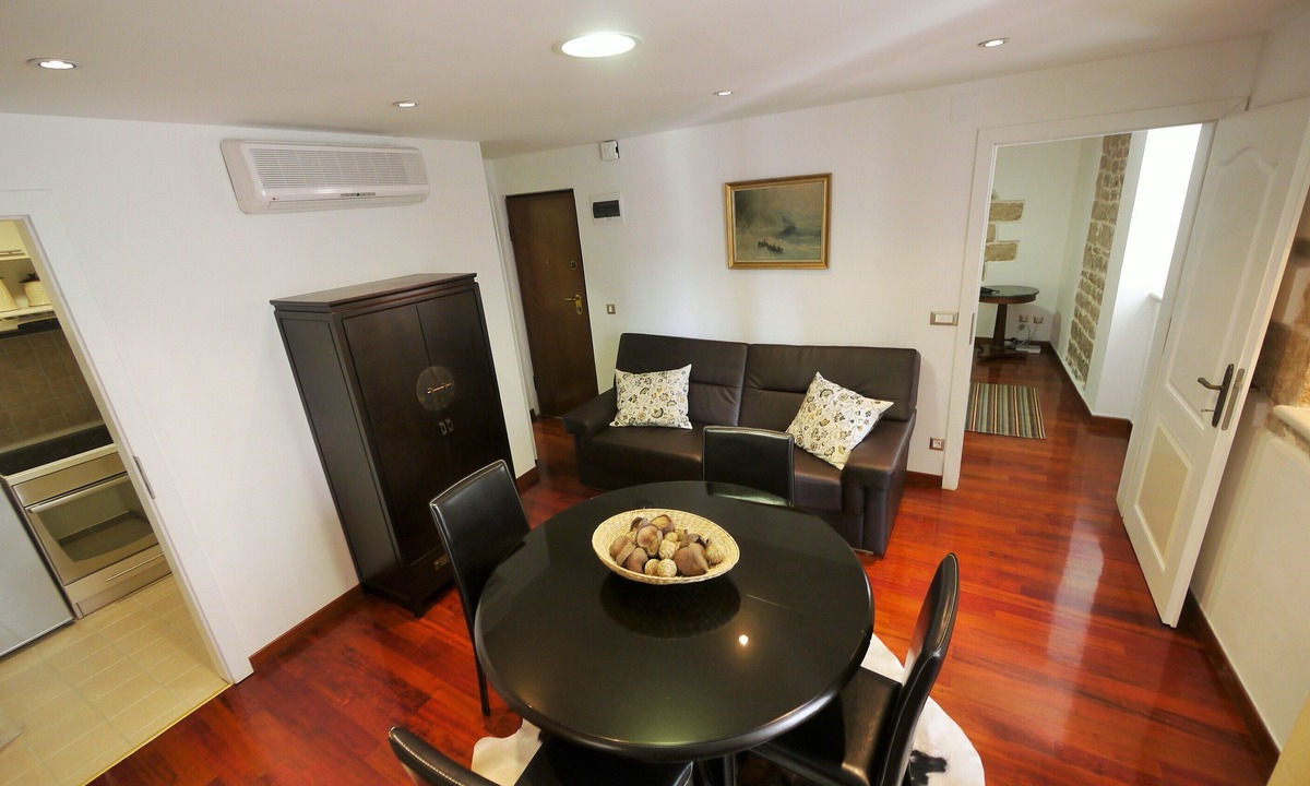 Old Town Apartment | 4 Stars (*) Luxury Flat in the Old Town Split!Few Steps to Diocletian Palace!