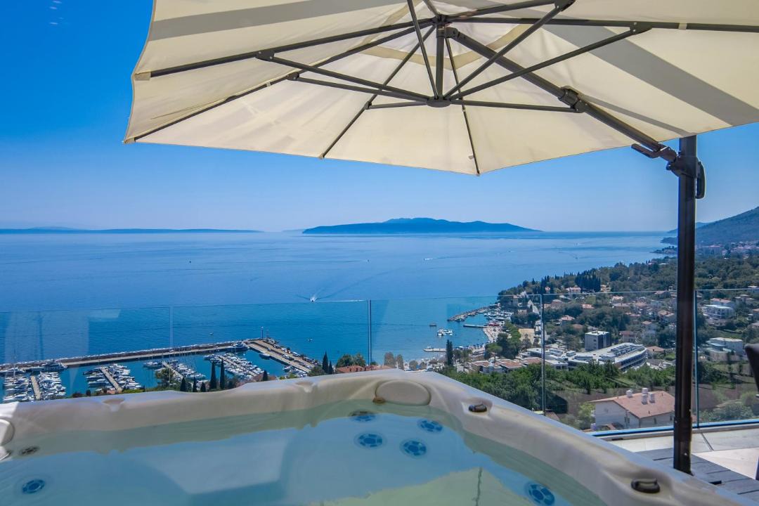 Icici Apartment | Ičići Skyview Luxury Penthouse