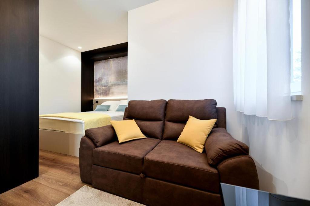 Turanj Apartment | Apartments & Rooms OAZA