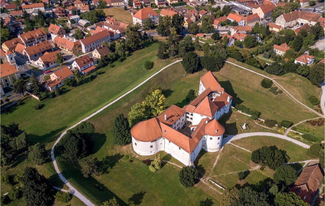 Novi Marof House | Amazing Home In Jelenscak With Sauna