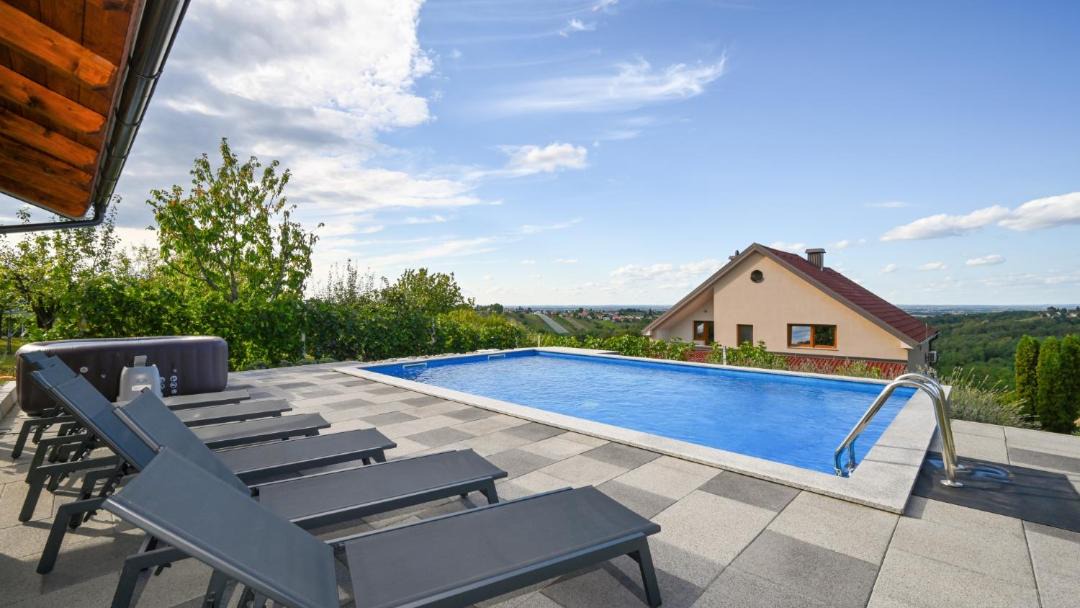 Sveti Ilija Villa | Villa Nevita by Villas Guide