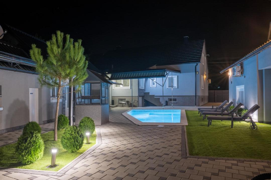 Staro Petrovo Selo Villa | Oaza Mira LAZE