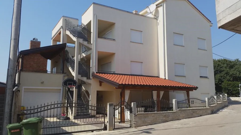 Photo of Buildings in Pakostane