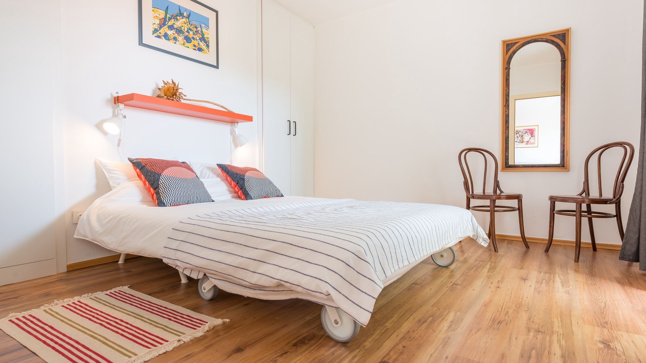 Photo of Bedroom in Pile